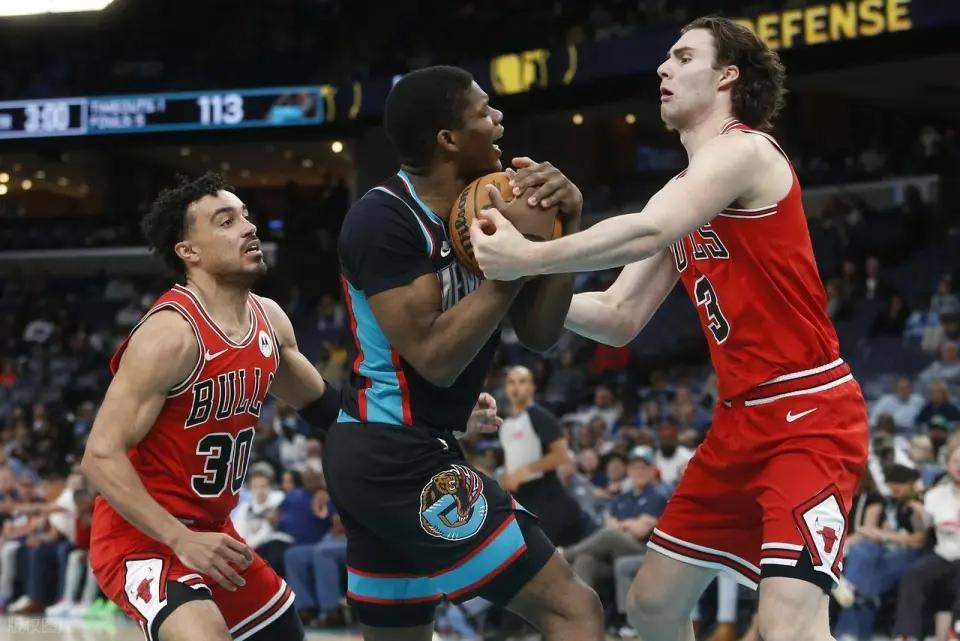 开云-关于刚刚！今晨山东泰山调整名单以备欧冠孟菲斯灰熊围绕全明星赛强势反弹，芝加哥公牛防线松动备战意大利杯的信息